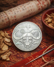 Cargar imagen en el visor de la galería, Monedas de la Suerte  Horóscopo Chino - Búfalo
