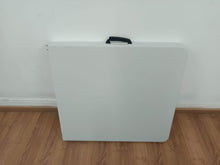 Cargar imagen en el visor de la galería, Mesa Plegable Estilo Maleta Blanca 150 cm
